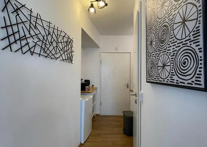 Апартаменти Skyline Augsburg-stilvoll & Zentral *